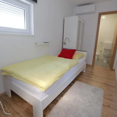 Konukevi Butkovic 3*
